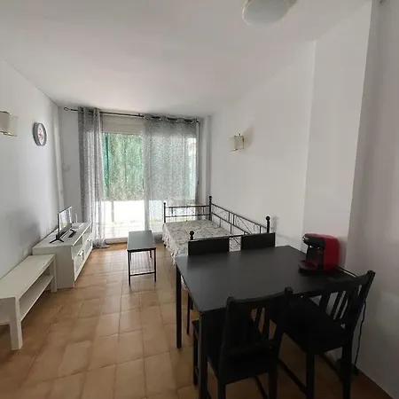 Apartment Piso Reformado Con Terraza, Piscina, 3 Minutos De Playa De Fenals