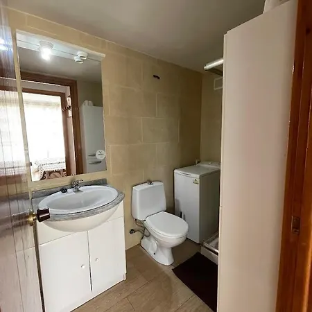 Piso Reformado Con Terraza, Piscina, 3 Minutos De Playa De Fenals * Lloret de Mar