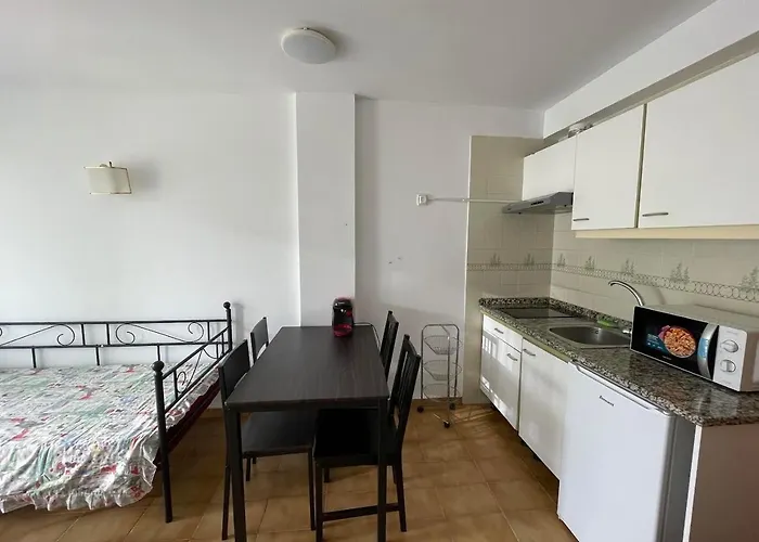 Lejlighed Piso Reformado Con Terraza, Piscina, 3 Minutos De Playa De Fenals *
